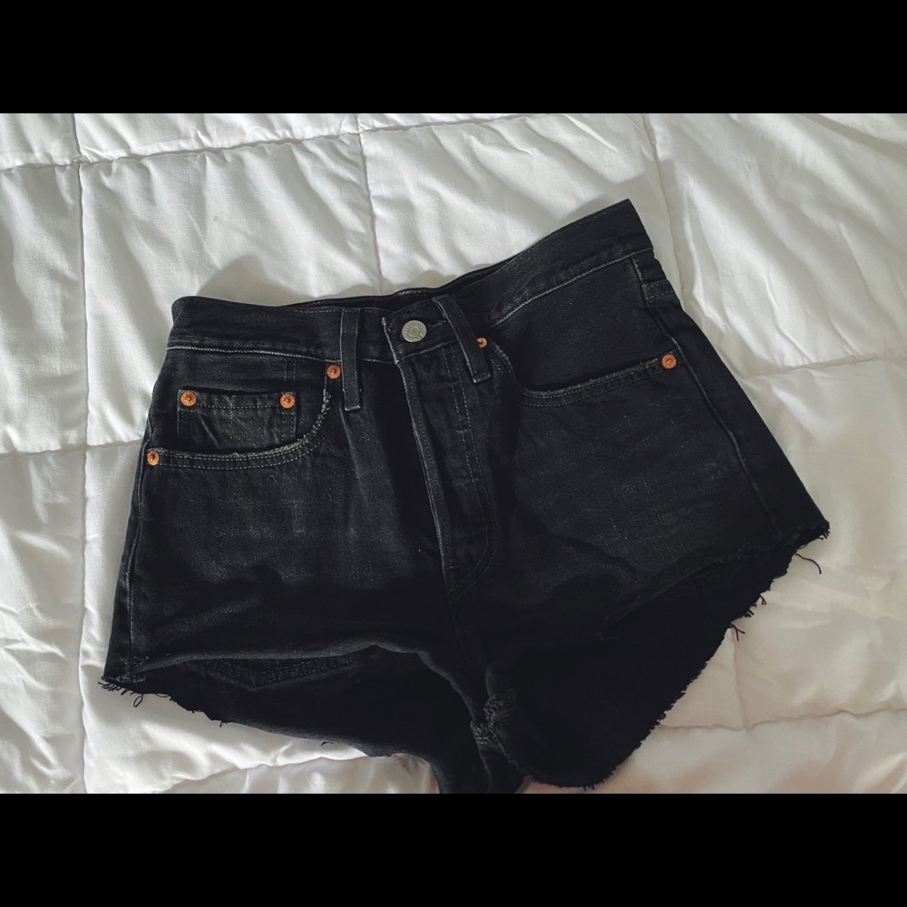 501 black high waisted LEVI shorts